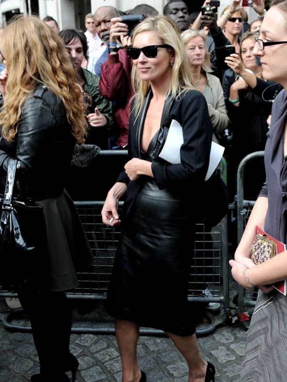 <p><a href="http://www.elleuk.com/starstyle/style-files/%28section%29/Kate-Moss">Kate Moss</a> wearing a leather skirt during <a href="http://www.elleuk.com/fashion/street-style/%28section%29/the-way-you-wear-it-london-fashion-week/%28img%29/499953">Londo