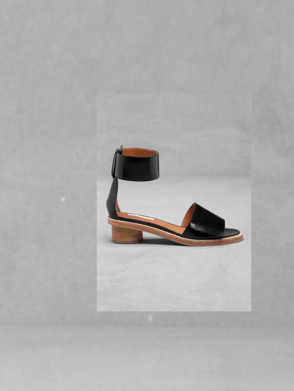 <p>A pair of simple black leather sandals with this season's low stacked heel will update any outfit. This quietly elegant style is a great match for a bold statement skirt... <a href="http://www.stories.com/Shoes/Heels/Block_heel_sandals/582750-563108.1"