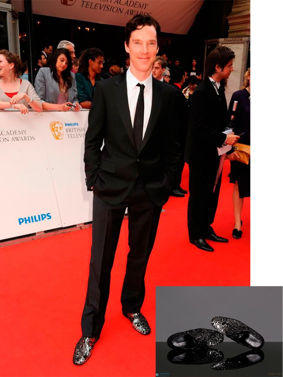 <p><a href="http://www.smallstepsproject.org/portfolio/benedict-cumberbatch/">Benedict Cumberbatch</a> and his signed shoes.</p>
