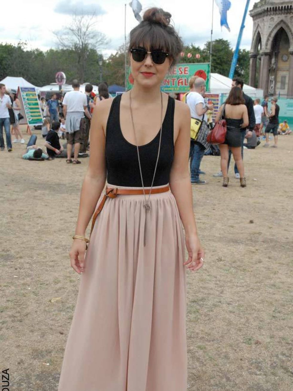 <p>Hollie, 24, Store Manager. American Apparel skirt and top, boyfriend's belt, H&amp;M necklace, Topshop shoes, Ray Ban sunglasses. </p>