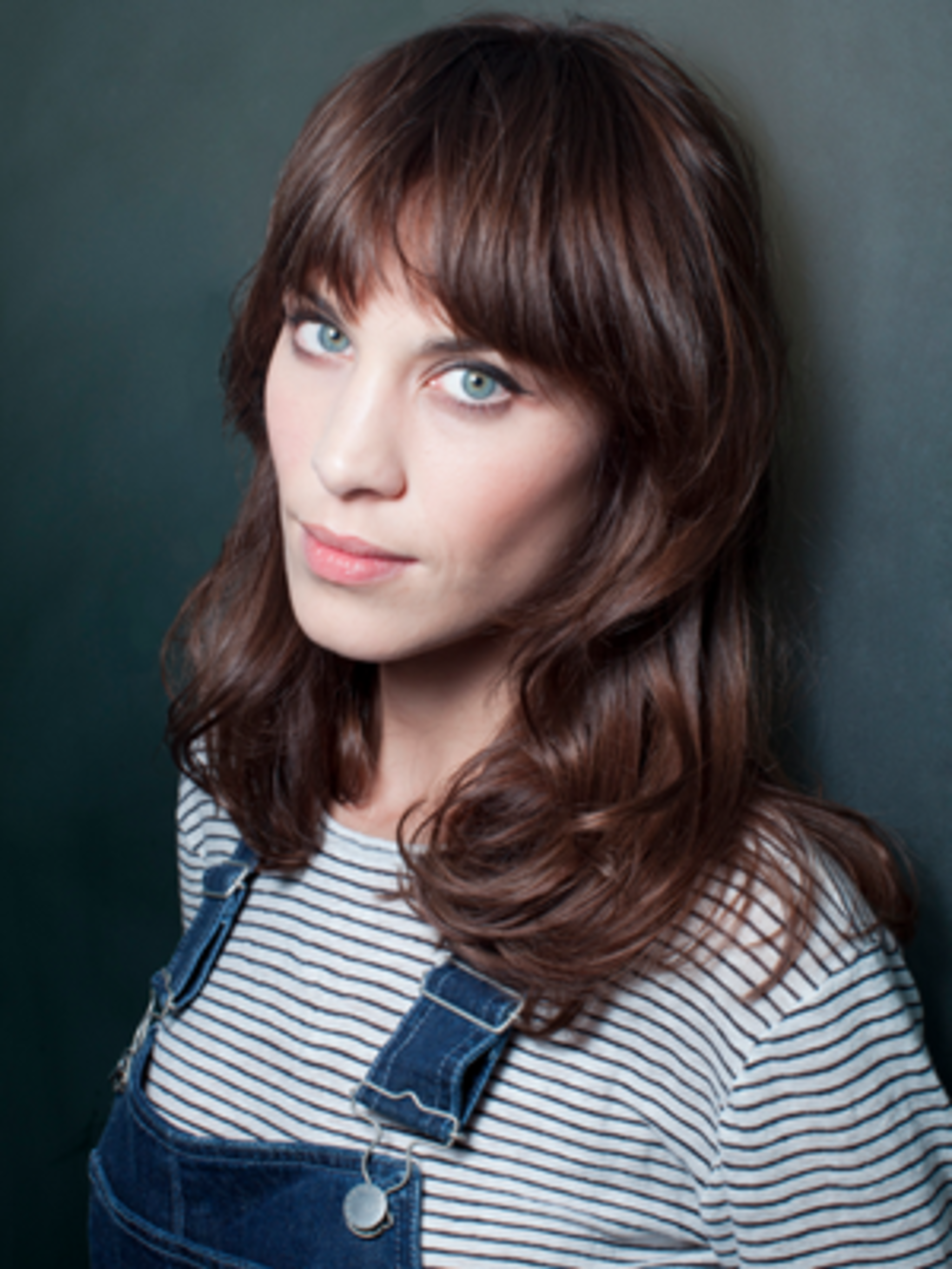 New L Aeor Al Girl Alexa Chung Chats To Elle Elle Uk