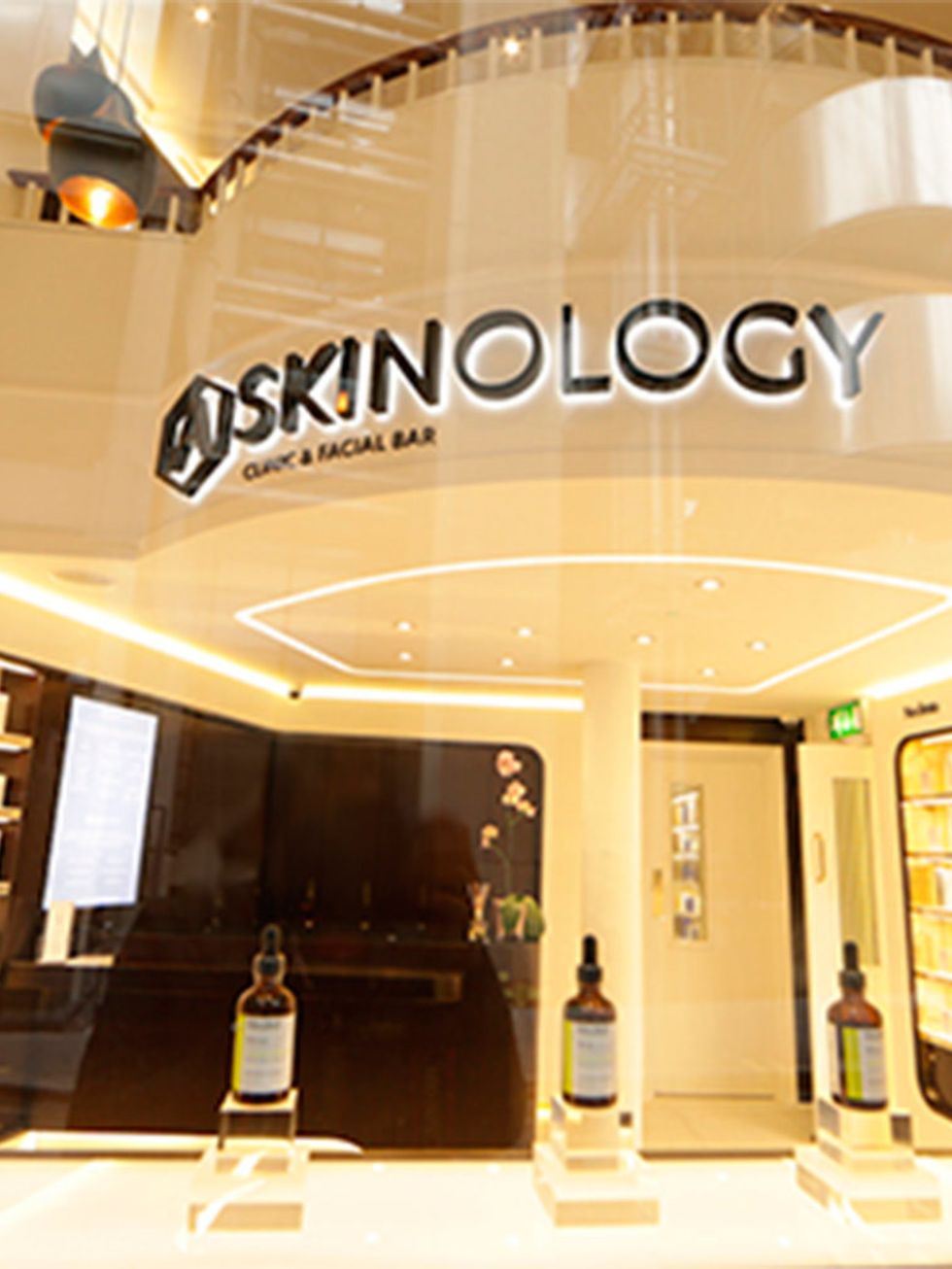 <p>BEAUTY: Askinology</p>

<p>Blow dry bars and 30-minute manis have made savvy time savers to our beauty regime, (weekends are for more than just preening after all), but now you can add super-quick facials to the list. Just-opened at Leadenhall market, 