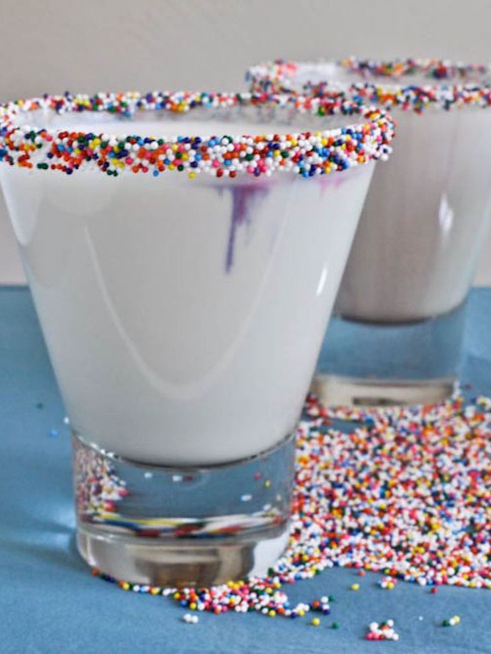 <p>So, we couldn't divine the actual recipe for these 'cake batter martinis' (as much as we wanted to, but hundreds and thousands make a great alternative to salt on the rim for when your drink is a sweet one.</p>