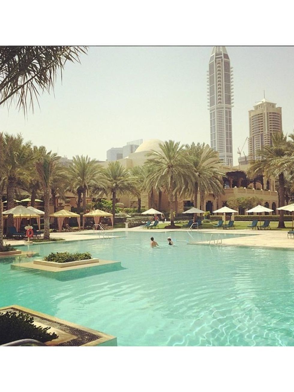 <p>Brogan Loftus:'Pool with a view #Dubai #havesomeofthat #heaven'</p>