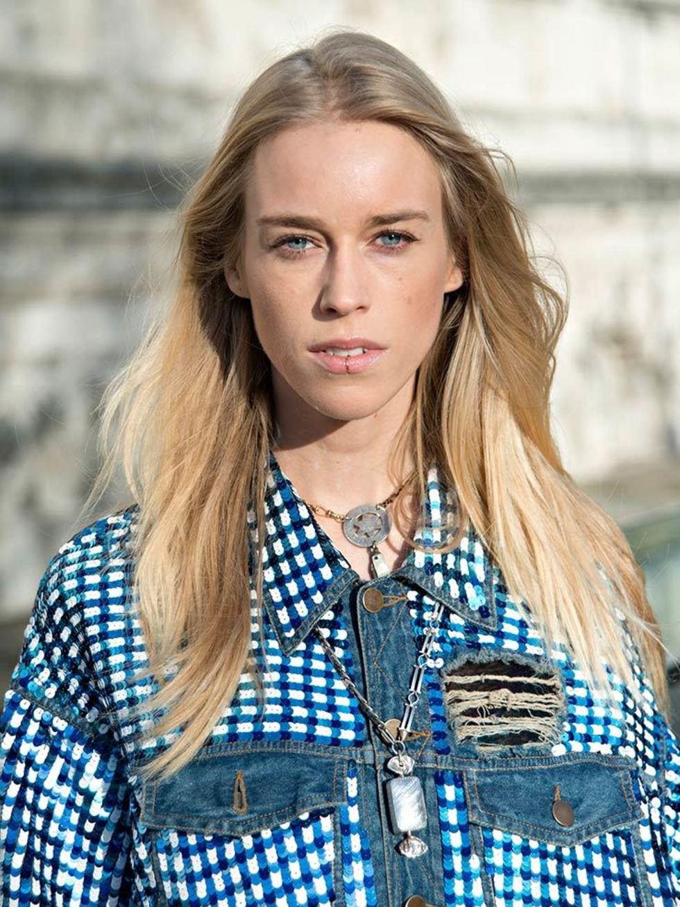<p>Mary Charteris takes her lip ring to London Fashion Week, February 2015.</p>