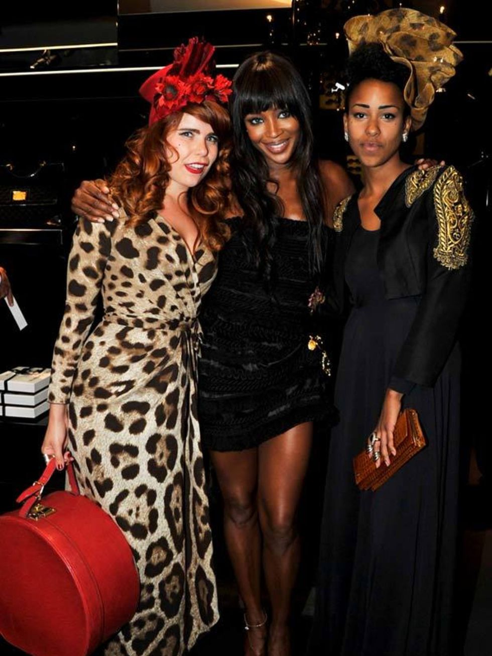<p><a href="http://www.elleuk.com/catwalk/collections/ppq/spring-summer-2011/front-row"> Paloma Faith</a> &amp; <a href="%20http%3A//www.elleuk.com/starstyle/style-files/%28section%29/naomi-campbell/%28offset%29/0/%28img%29/469627">Naomi Campbell </a></p>