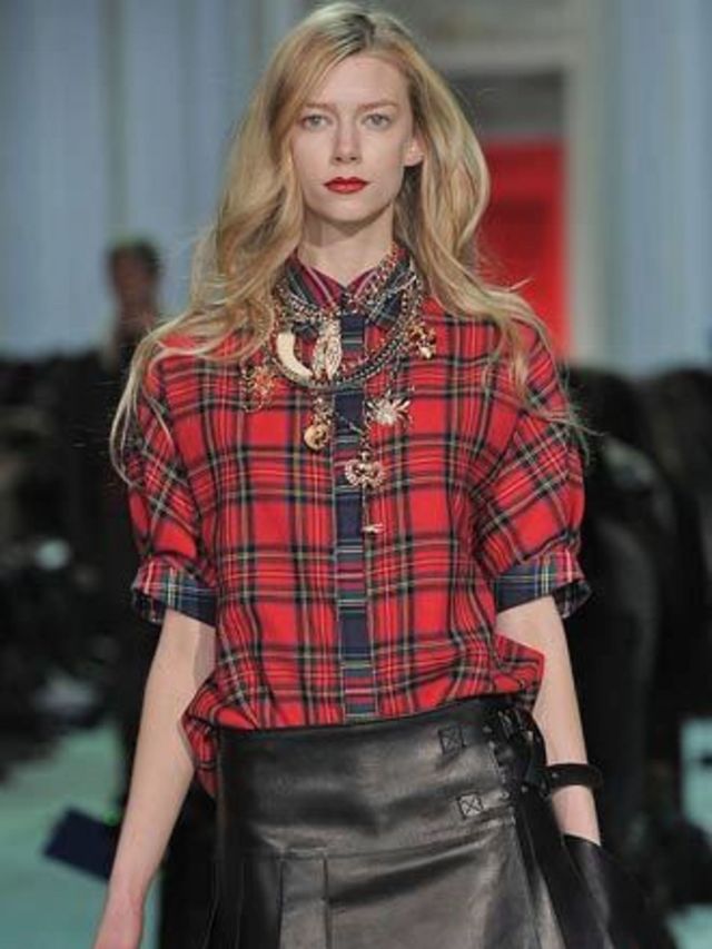 <p>For Autumn Winter 2010, she has as much attitude as ever and expresses her richness and rockiness with a glam grunge trend. Clashing prints, colours and layers was the take-away theme. Leggings, mini-kilts and blouses all featured different animal prin