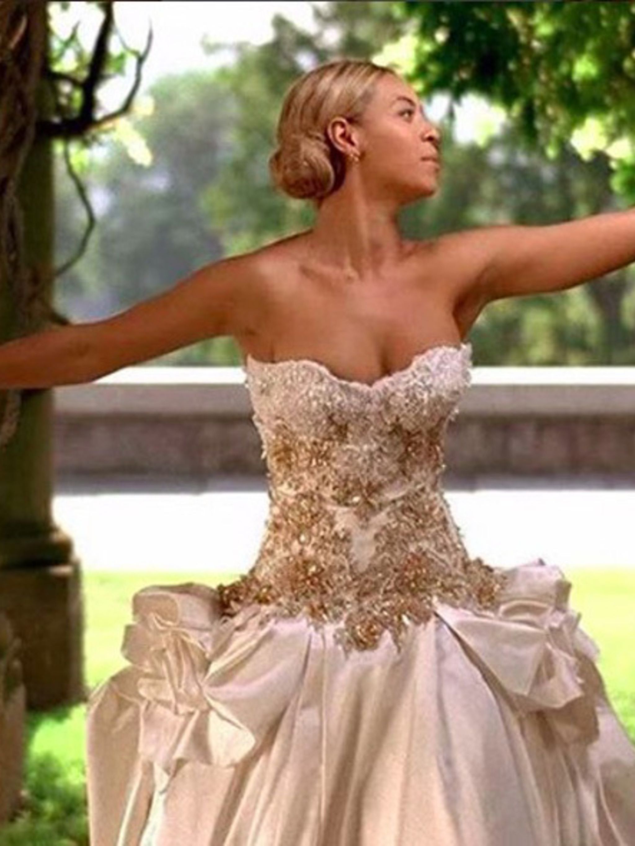 Beyonce jay-z wedding weddingday couple beautiful love | Beyonce queen,  Beyonce, Beyonce dancers