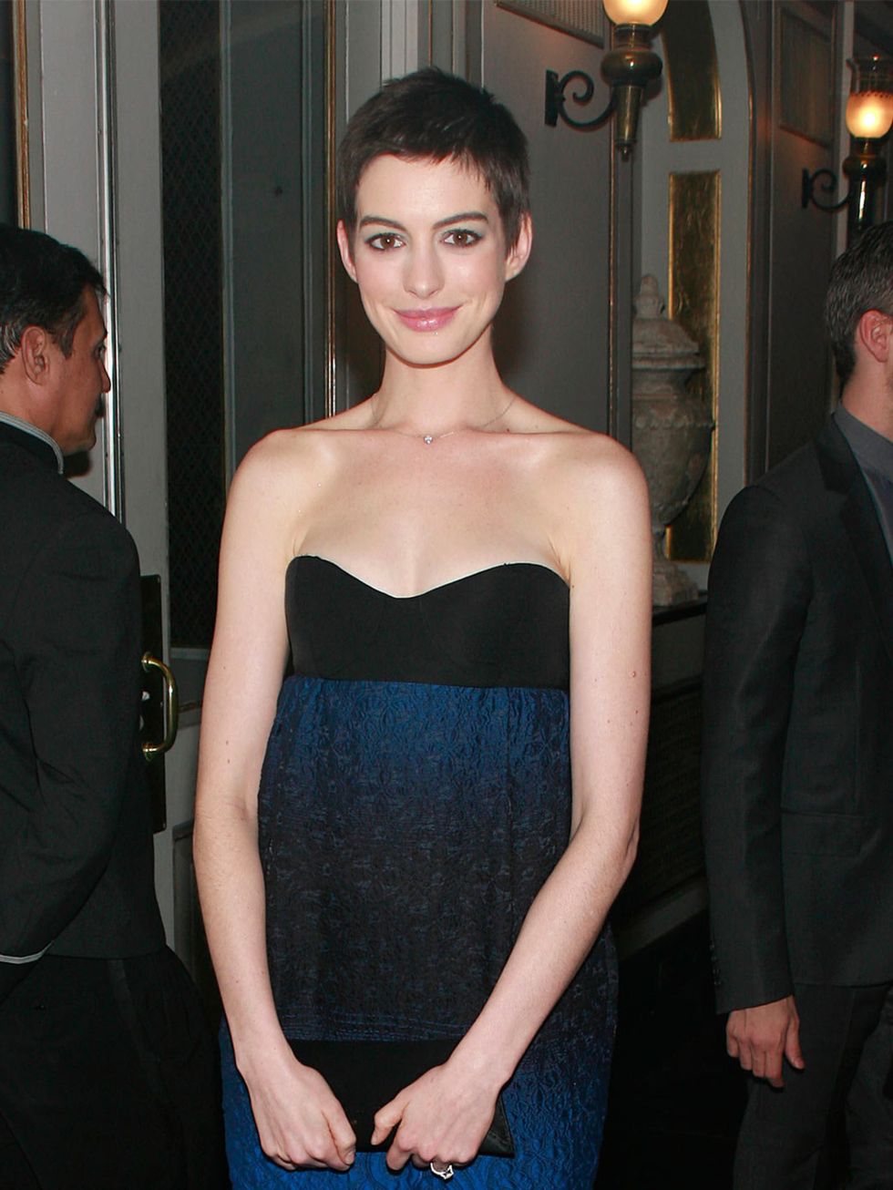 <p><a href="http://www.elleuk.com/star-style/celebrity-style-files/anne-hathaway">Anne Hathaway</a> recently had her hair chopped for a pivotal scene in the upcoming Tom Hooper directed Les Misearbles, out in January next year.</p>