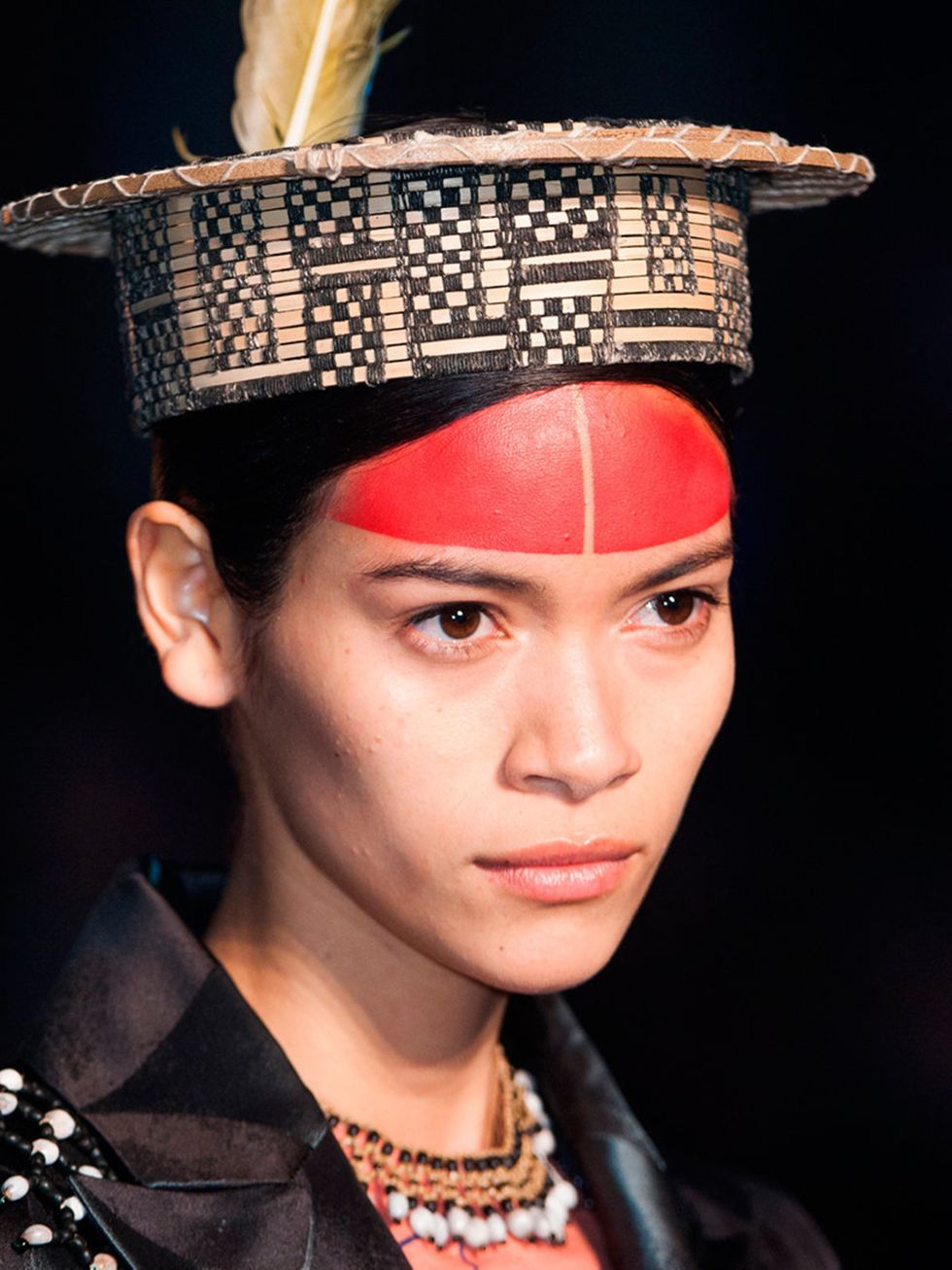 &lt;p&gt;Make-up Artist: Val Garland for Mac&lt;/p&gt;&lt;p&gt;Look: Tribal&lt;/p&gt;&lt;p&gt;Inspiration: The Ashaninka tribe&lt;/p&gt;&lt;p&gt;Tip: In no ways wearable, this is out-there catwalk make-up at its best!&lt;/p&gt;
