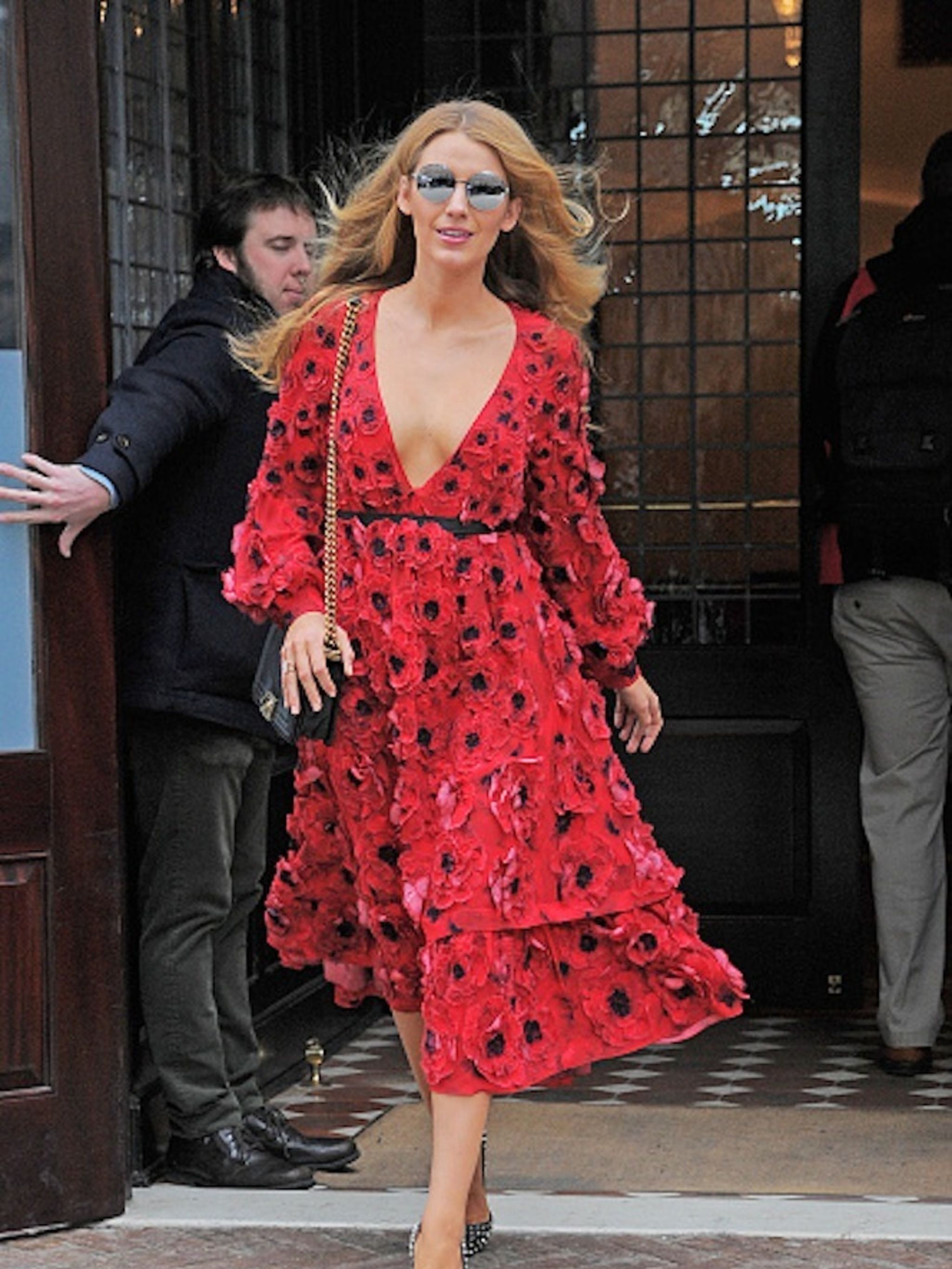 Blake Lively Style File Every One Of S Dreamiest Red Blake Lively Style File Every One Of S Dreamiest Red Carpet Outfits