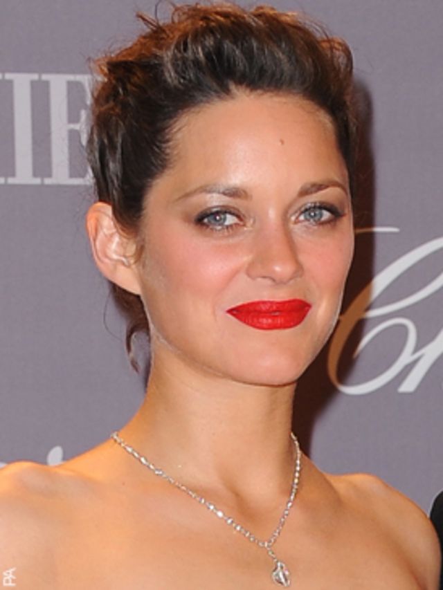 <p>Today Marion Cotillard stars in a six 1/2 minute film directed by Oliver Dahan (who directed her Oscar winning performance in La Vie en Rose), inspired by the latest Dior accessories campaign for the Lady Dior bag, in which she also stars.</p><p>In the