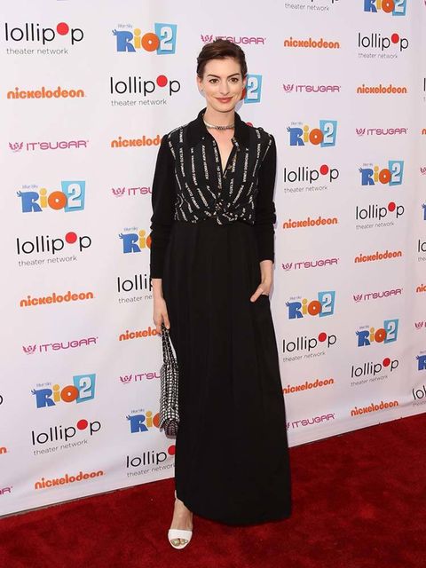 anne hathaway wears vintage chanel at a night under the stars with anne hathaway in california, april 2014