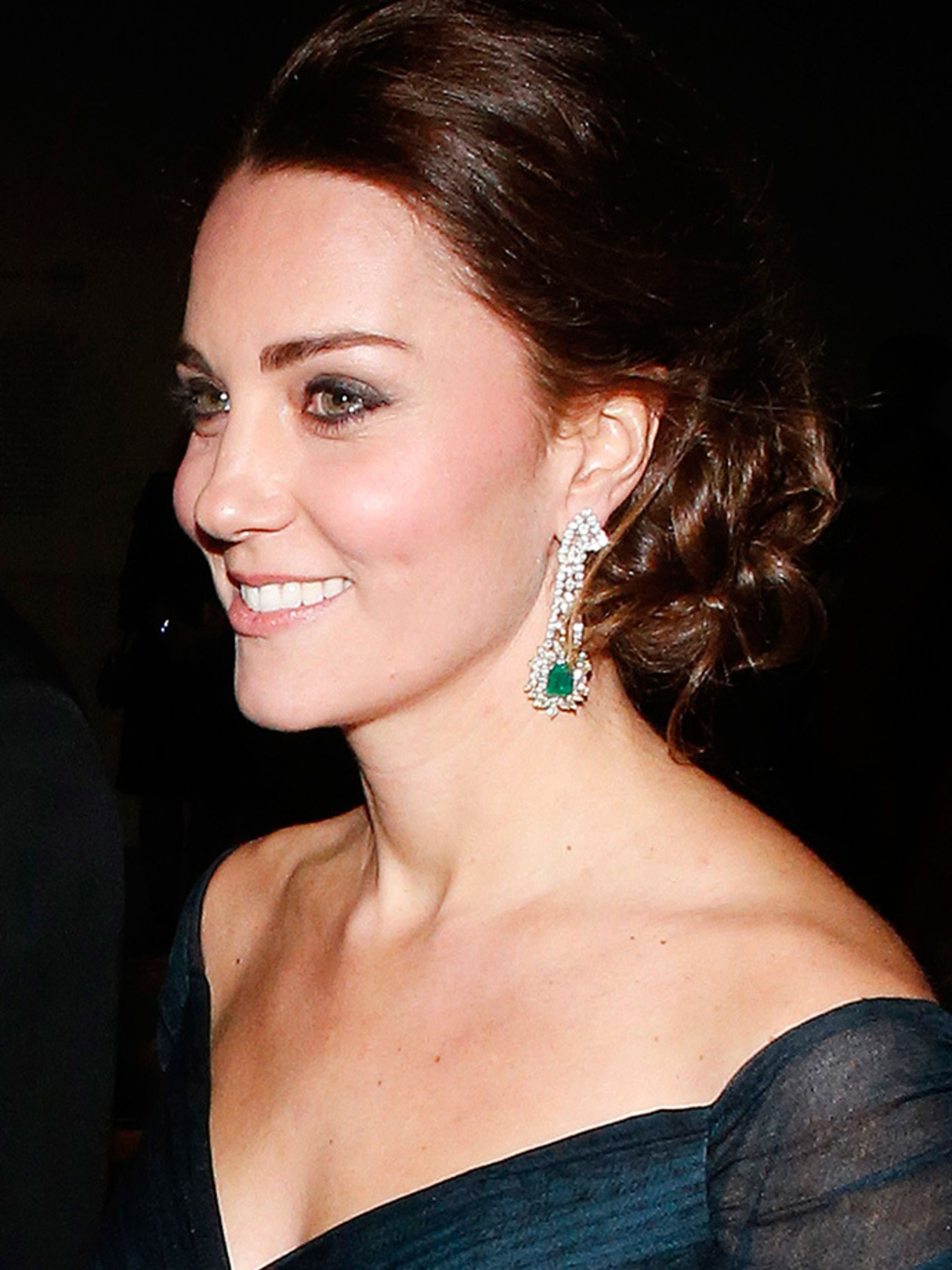 Kate Middleton Duchess of Cambridge Inspired Replikate Faux Pearl Drop  Earrings | MariannaLondon