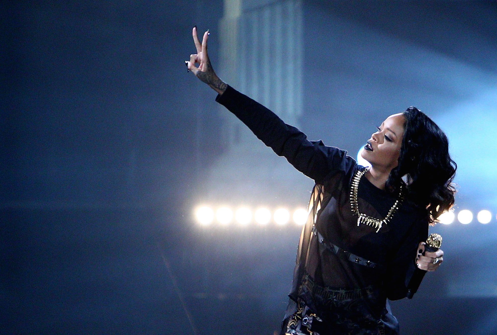 rihanna sledgehammer review rihanna sledgehammer review
