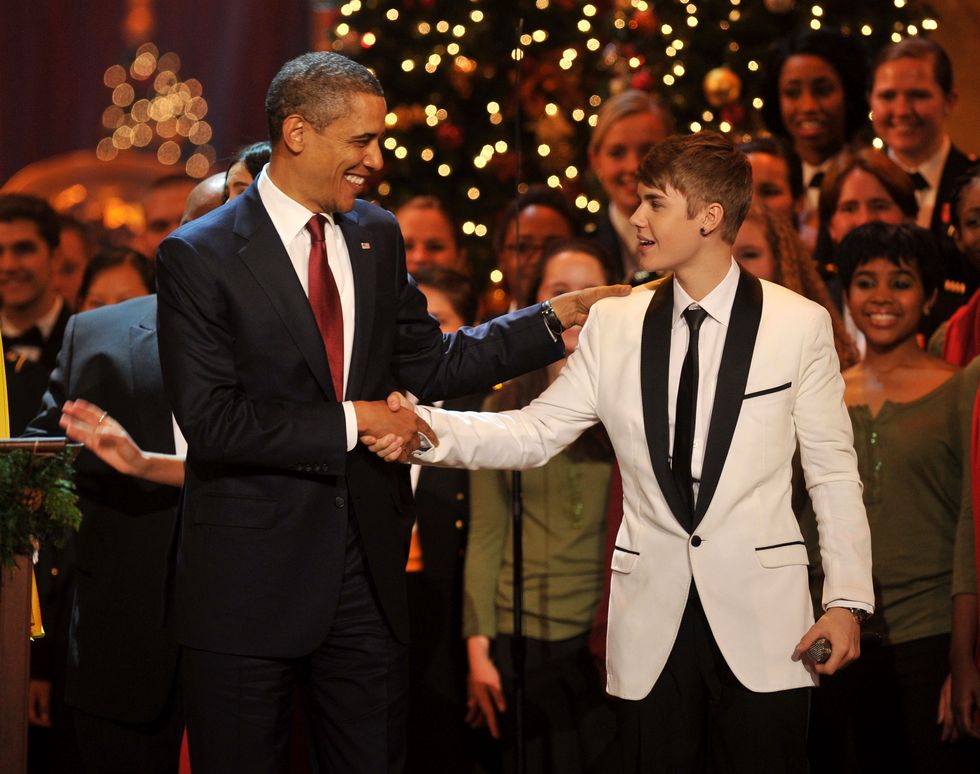 President Barack Obama and Justin Bieber celebrate Christmas in Washington | ELLE UK
