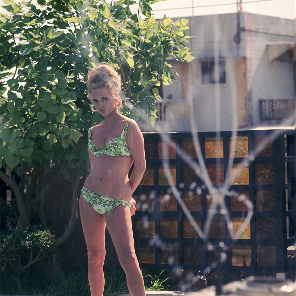 Faye Dunaway bikini 1967 | ELLE UK