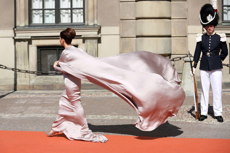 what can you not wear to a wedding
