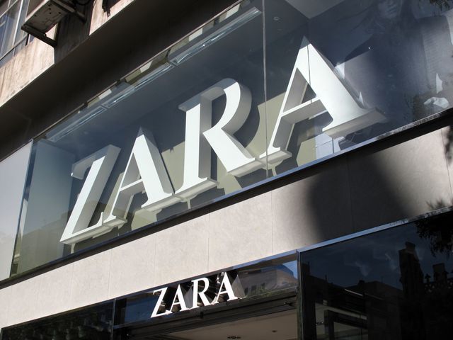 Zara shop sign