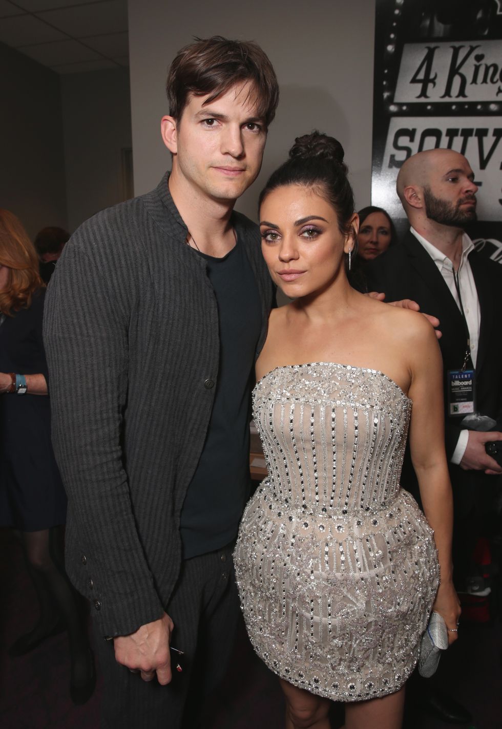 Ashton Kutcher and Mila Kunis pose for photo | ELLE UK