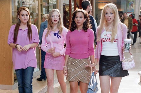 Lindsey Lohan, Amanda Seyfried, Lacey Chabert et Rachel McAdams dans le film Mean Girls.