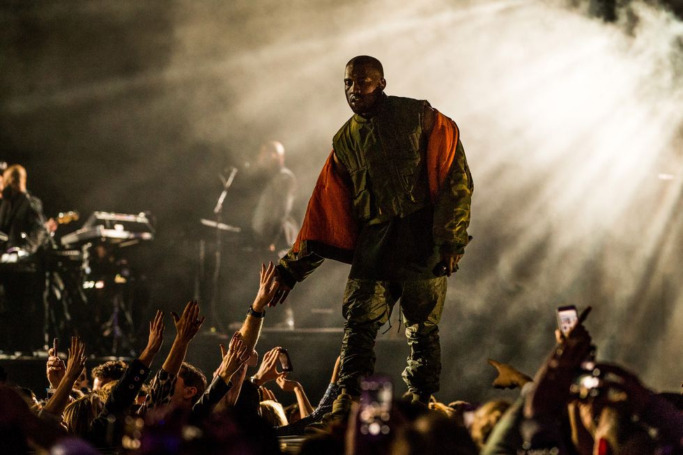 Kanye West performs for fans | ELLE UK