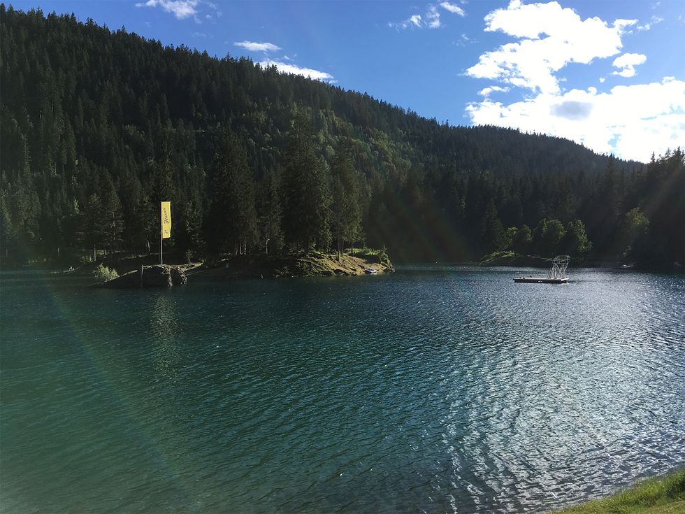 Hannah-S--Switzerland-lake-