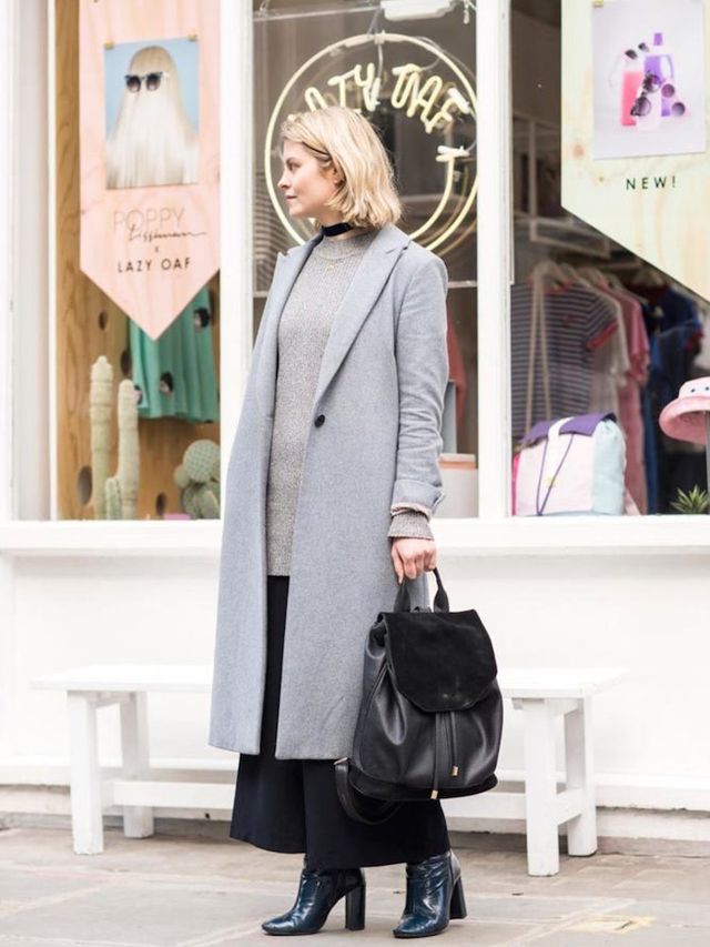 Sleeve, Coat, Outerwear, Bag, Style, Overcoat, Street fashion, Fashion accessory, Fashion, Luggage and bags, 