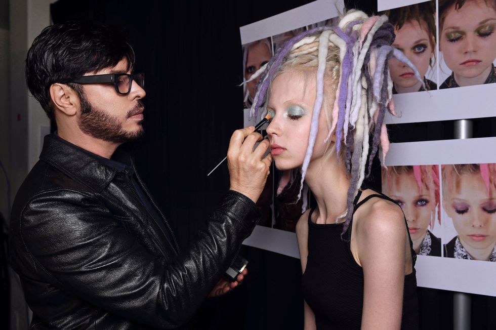 Francois Nars doing make-up backstage at Marc Jacobs SS17 | ELLE UK