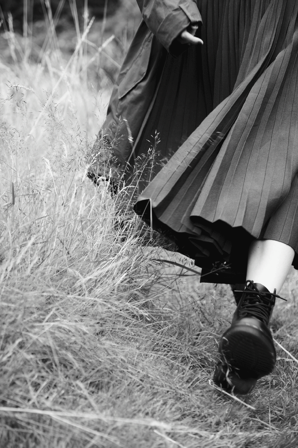 Human leg, People in nature, Monochrome, Grass family, Calf, Foot, Ankle, Sandal, High heels, Boot, 