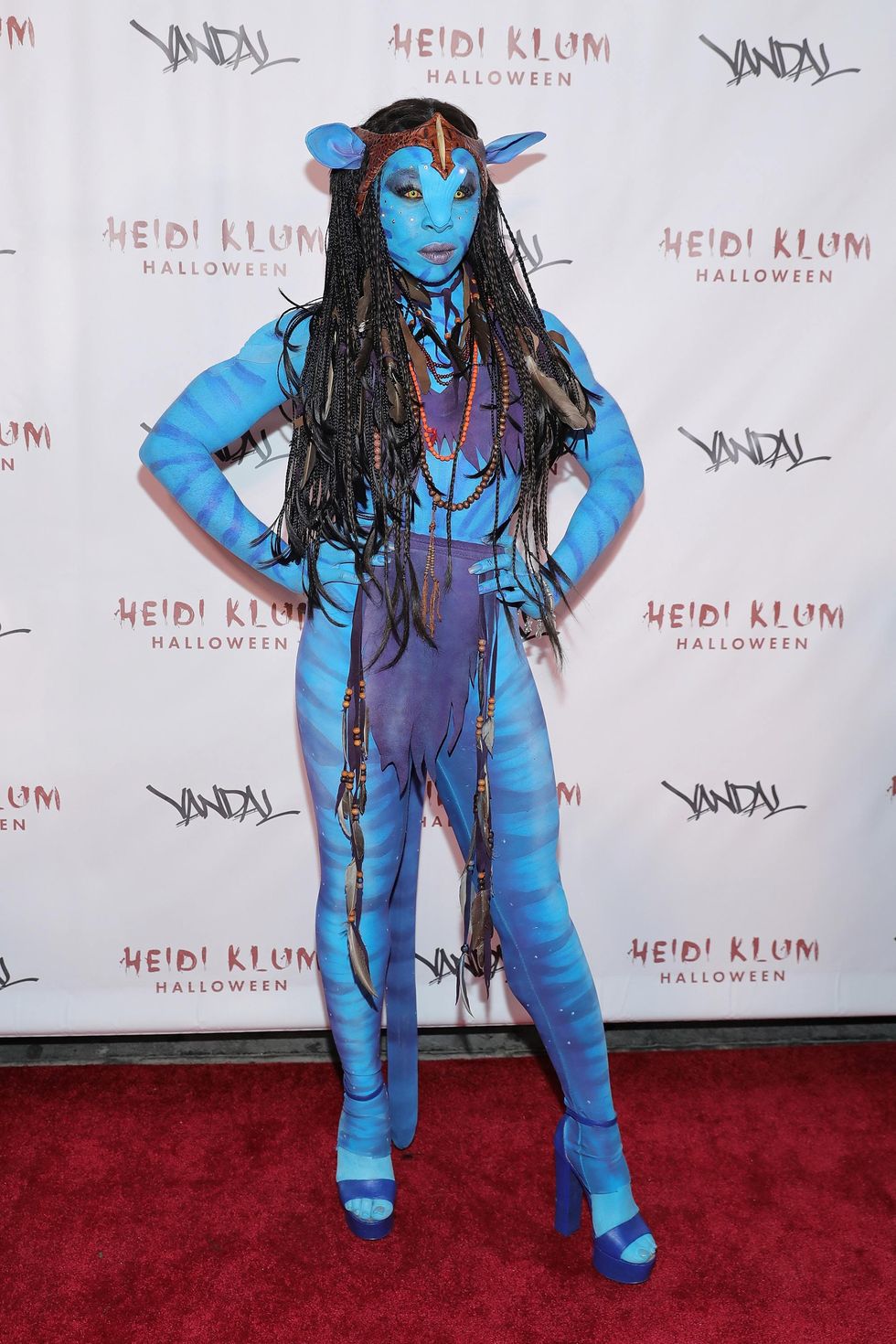 Style, Electric blue, Carpet, Costume, Fictional character, Costume design, Artificial hair integrations, 