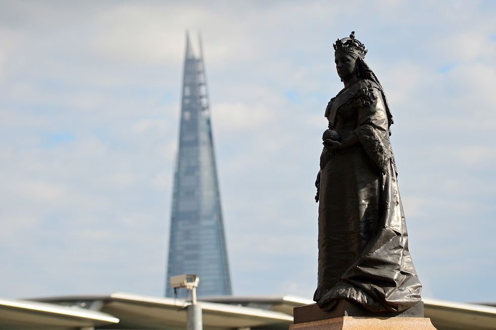 Queen Victoria statue | ELLE UK