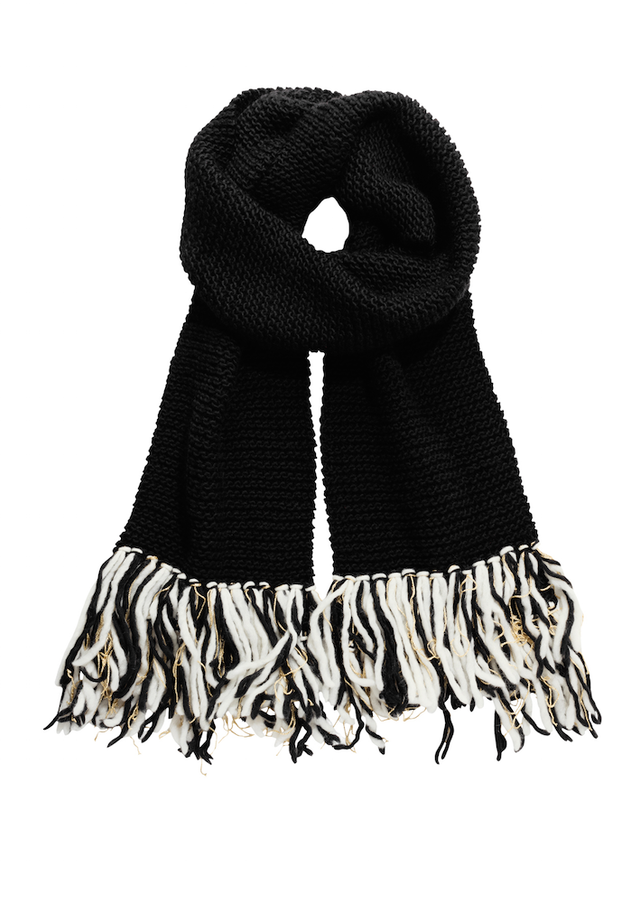 Textile, Style, Costume accessory, Fashion, Black, Woolen, Wrap, Wool, Fur, Natural material, 