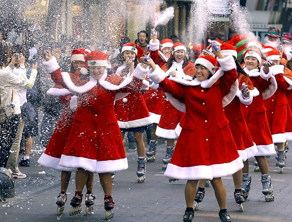 Santas skating - worldwide Christmas traditions
