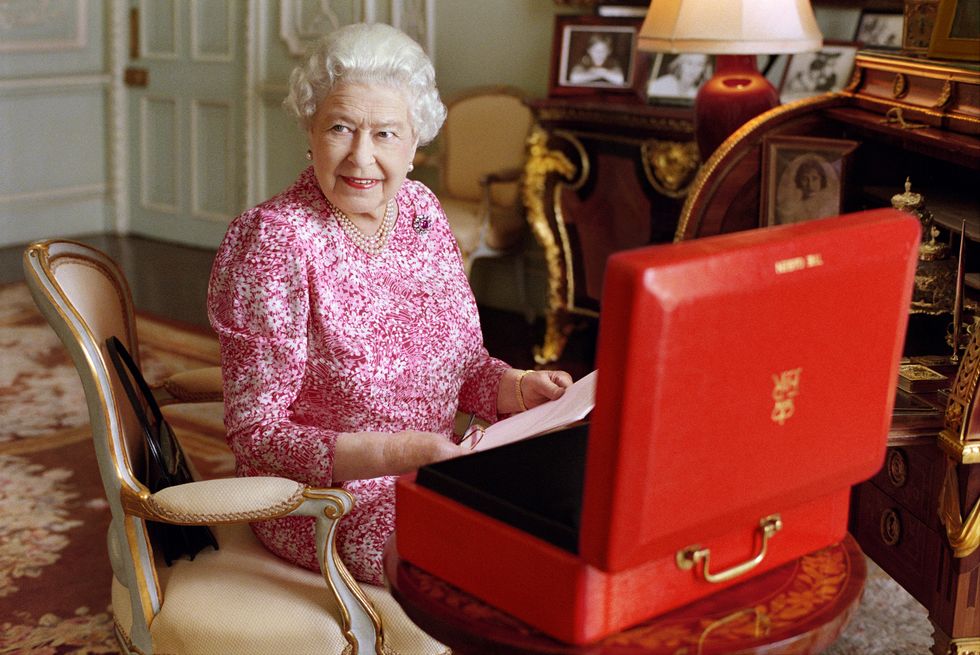 The Queen and her letters | ELLE UK