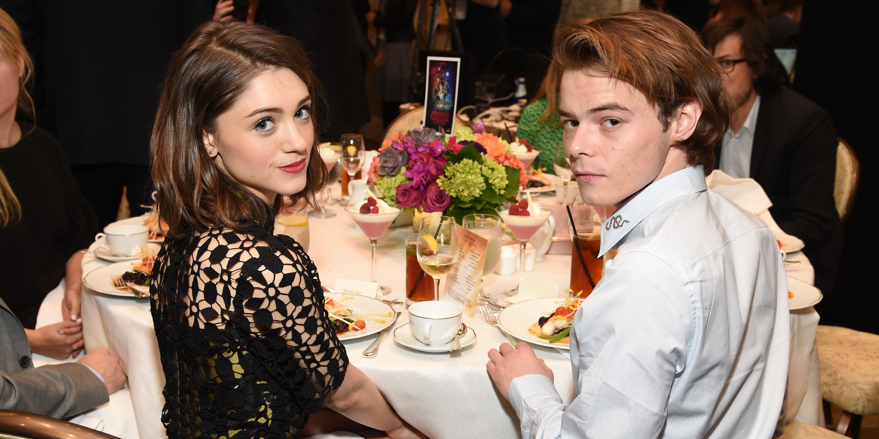 Stranger Things Jonathan And Nancy Actors Fuel Irl Romance Rumours