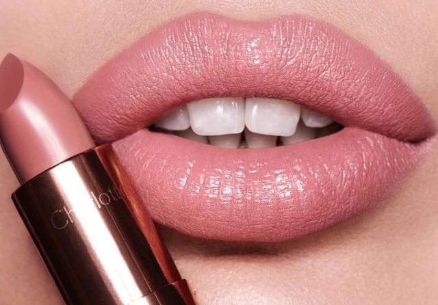 Charlotte Tilbury K.I.S.S.I.N.G Lipstick in Valentine, Instagram 4 February 2017