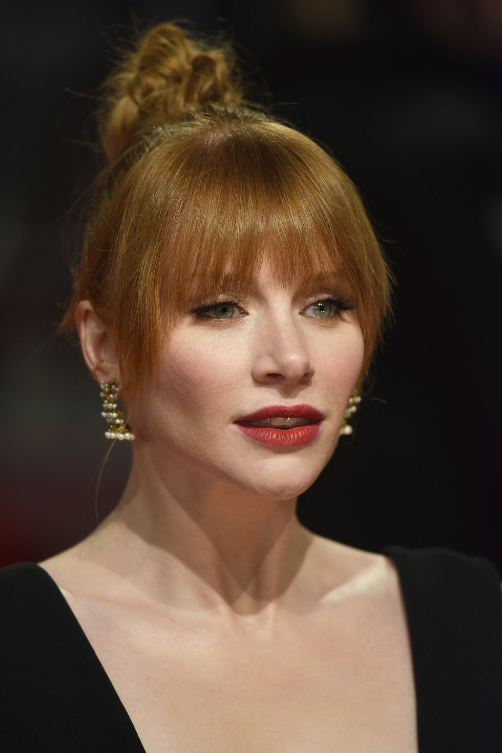 Bryce Dallas-Howard working a fringe at the 2017 BAFTAs.