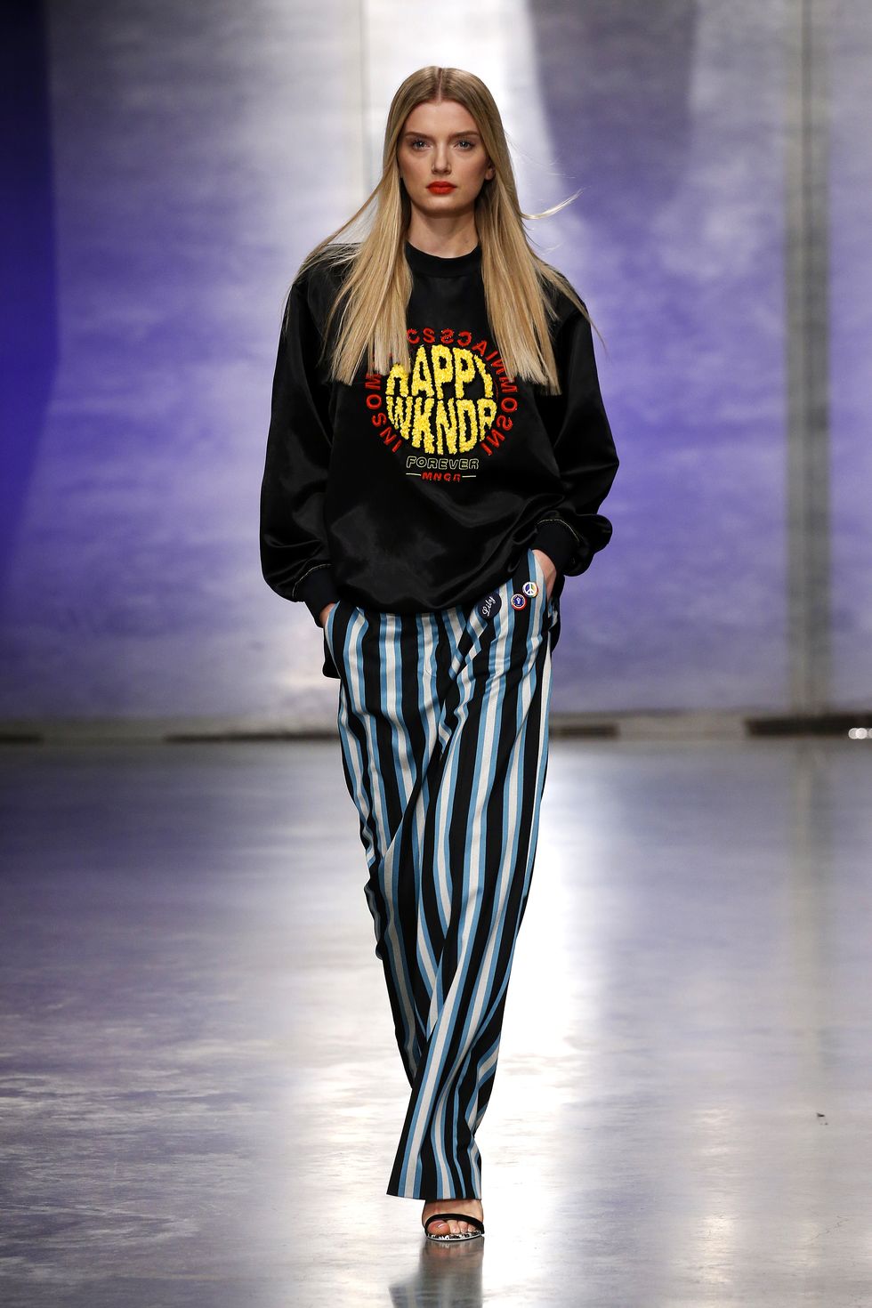 Lily Donaldson walks Topshop Unique AW17 London Fashion Week | ELLE UK