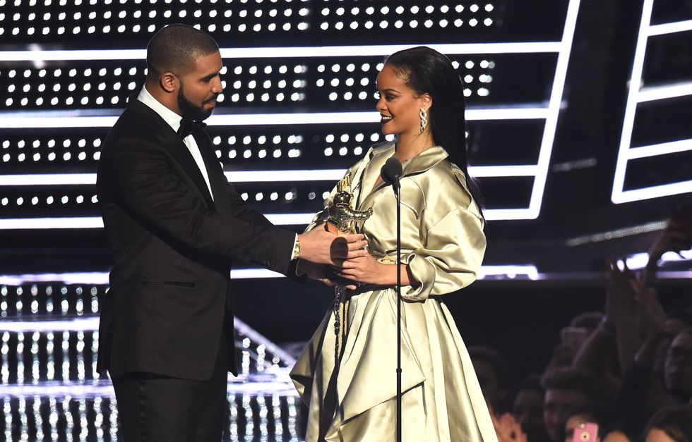 Rihanna and Drake at VMAs | ELLE UK