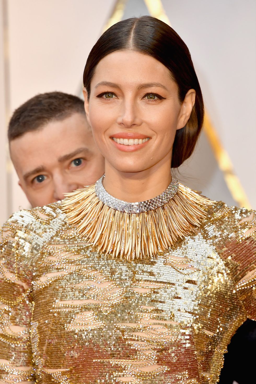 Justin Timberlake photobombs Jessica Biel on the Oscars 2017 red carpet