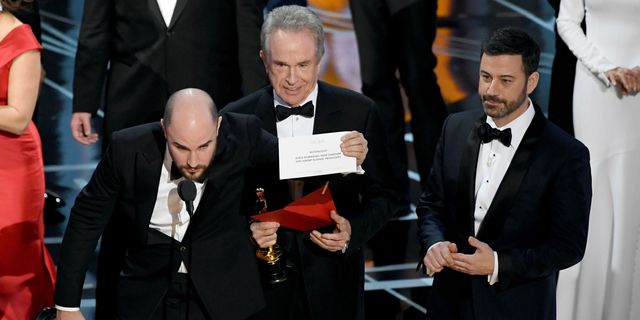 La La Land loses to Moonlight for Best Picture Oscar | ELLE UK