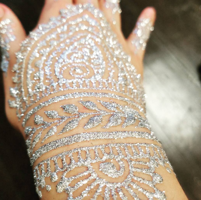 The Henna Page - Gilding, Glitter and Gems: : the most popular, newest  innovations in henna