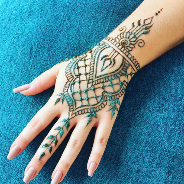 What is henna, how long does it last, how much does it cost and is it safe  for everyone to get the temporary tattoo done? | The Irish Sun