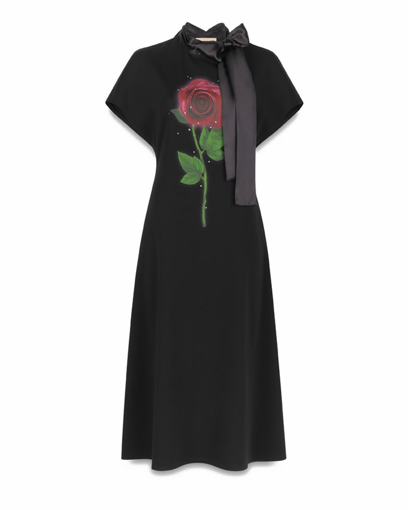 Clothing, Black, Dress, Sleeve, Outerwear, Little black dress, Robe, Abaya, T-shirt, 
