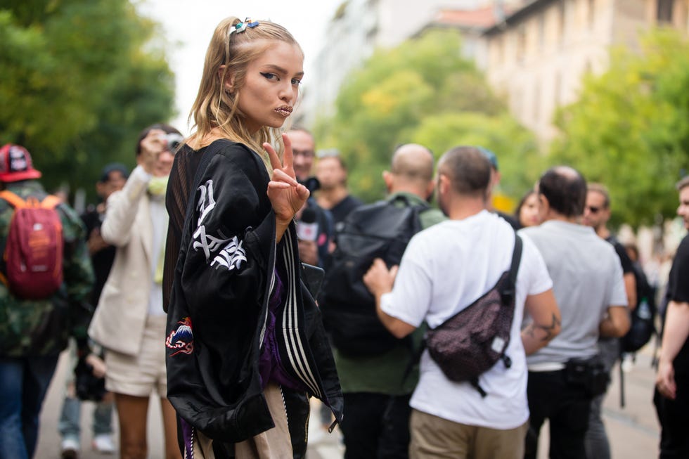 peace sign | ELLE UK