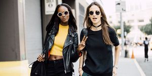 Models with peace sign | ELLE UK