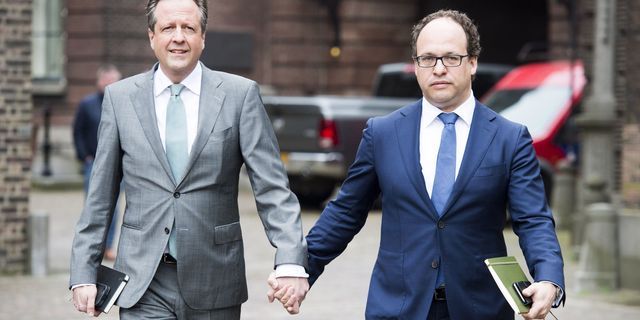 Netherlands politicians holding hands | ELLE UK