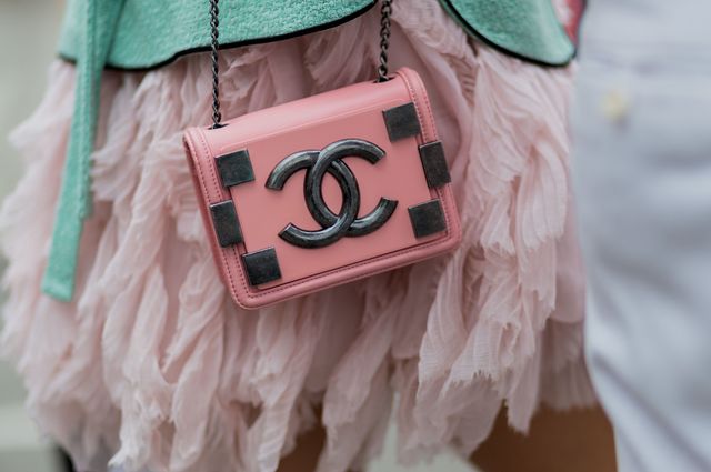 Street Style pink Chanel handbag fashion week