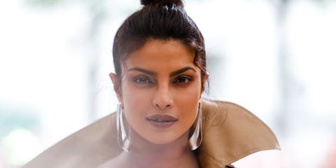 Priyanka Chopra's Secret To Avoiding Shiny Summer Skin Is Almost Too Simple Priyanka Chopra's Secret To Avoiding Shiny Summer Skin Is Almost Too Simple